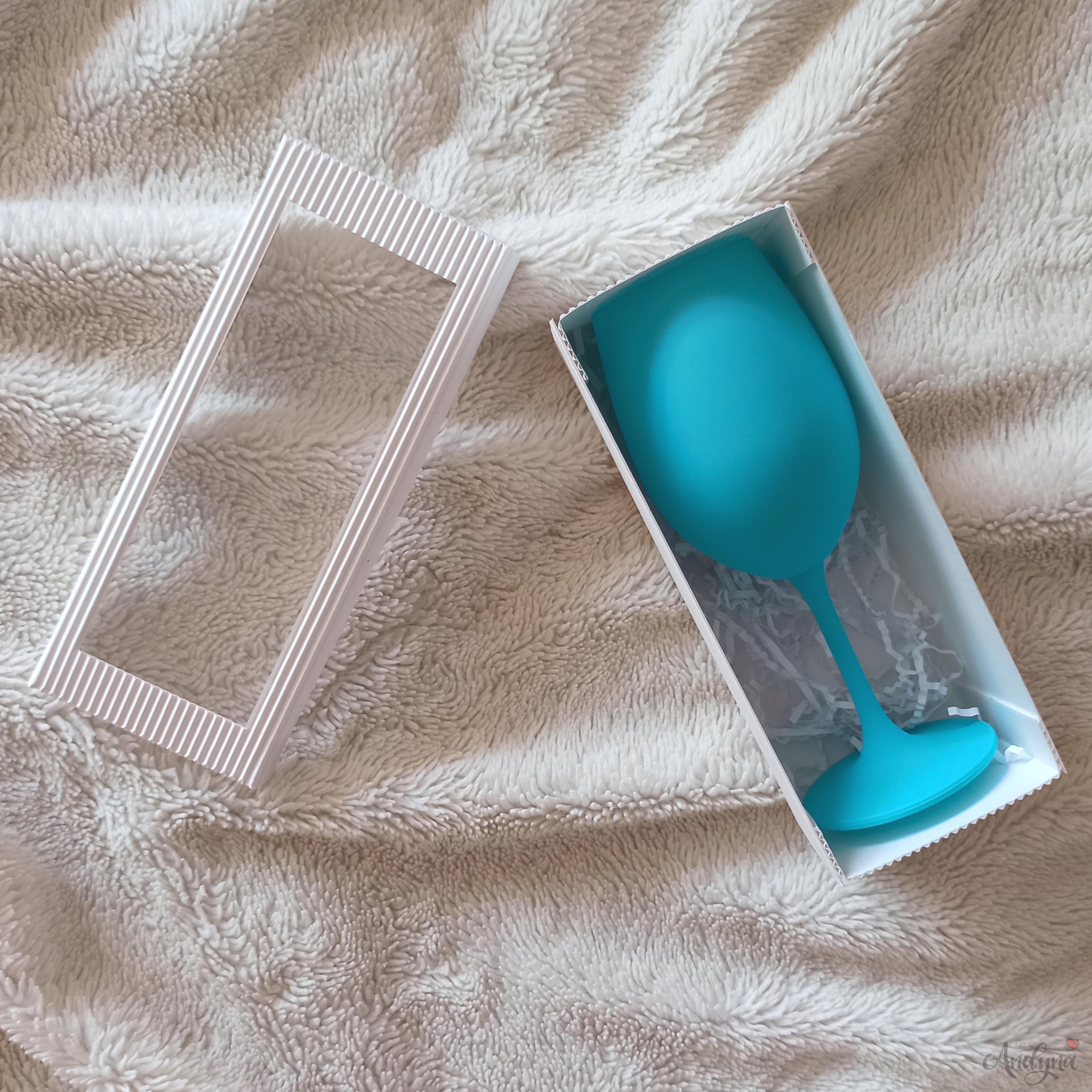 Tyrkysová Kolorka Paní Božská