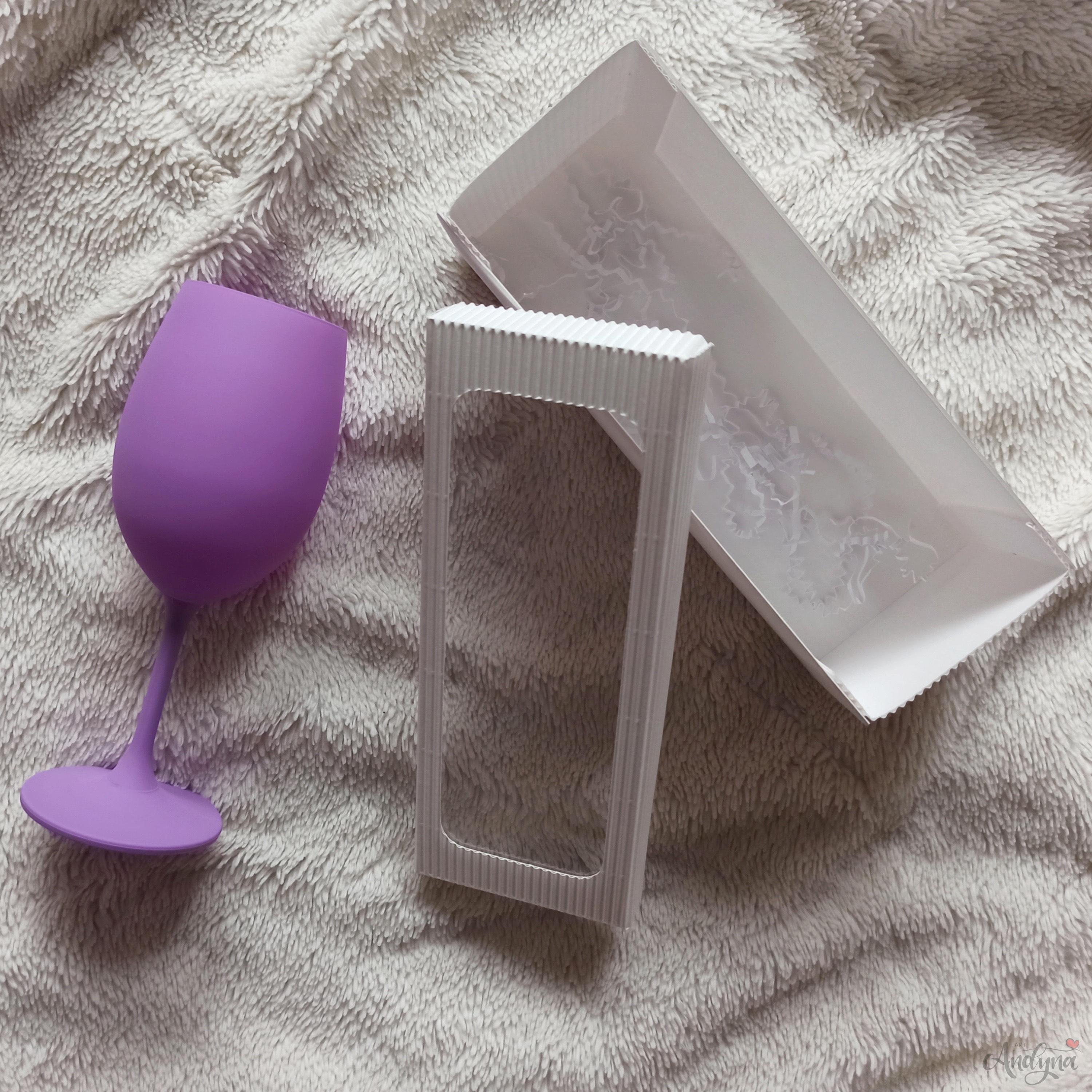 Fialová Kolorka Dávej, vínečko, holala, budu z tebe ožralá!