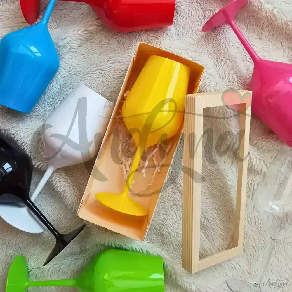 Růžová plastová sklenka na víno - Pičus