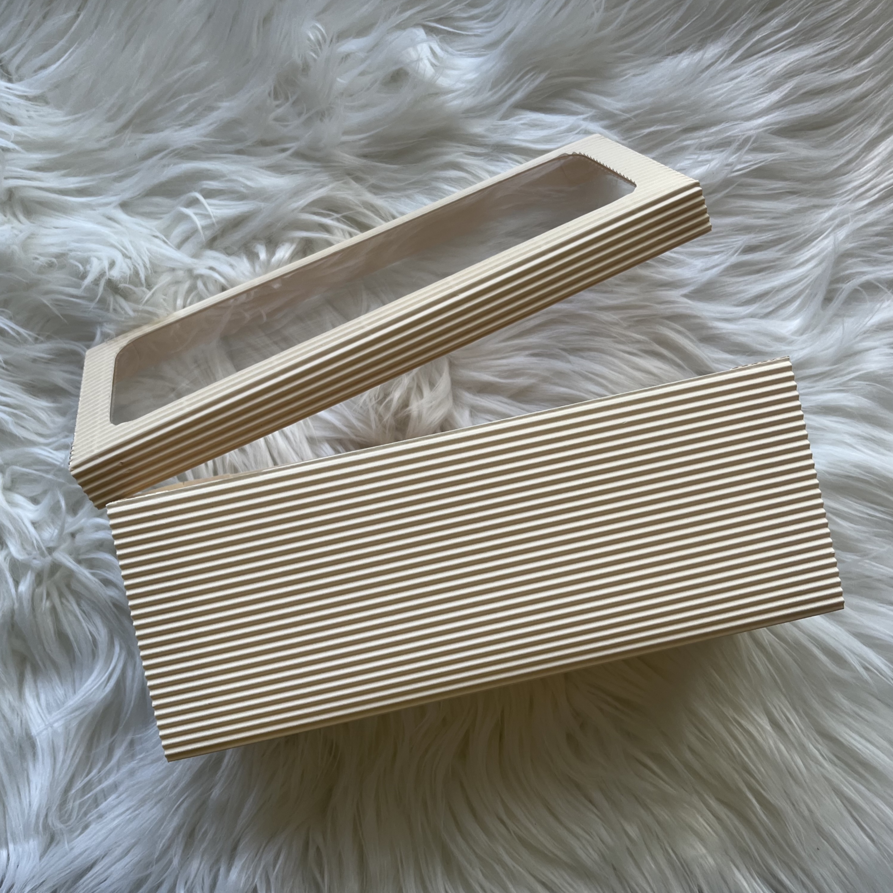 Dárková krabička na plastovou skleničku na víno