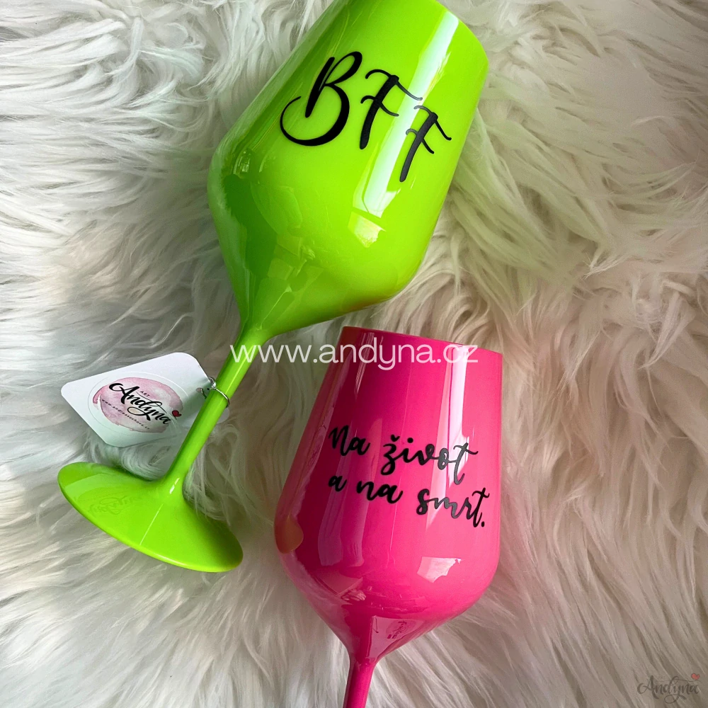 Čirá plastová sklenka na víno - POTISK NA PŘÁNÍ